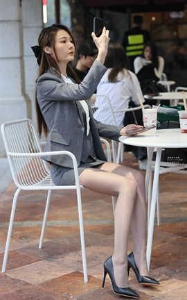 momo街拍作品  OL灰色肉丝 part3_丽丝库