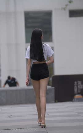 精选街拍作品 NO.1321 一只麋鹿摄影作品 黑色热裤美腿美女 part4_丽丝库