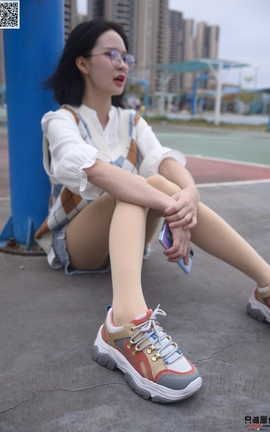 只糖棉袜 VOL.233 小伊 春天的花开满了墙_丽丝库