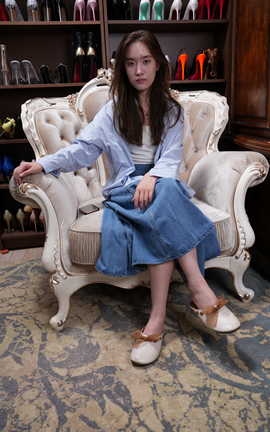 Sexy Asian Girls Feet NO.039 小女生耶思展示她的性感的小脚丫_丽丝库