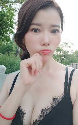 推特小猫妖 广深露出福利姬_丽丝库