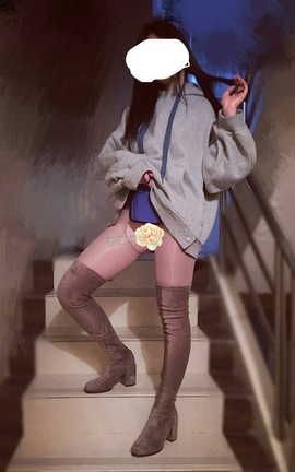 爱露出全站付费资源-户外人前 露出花絮之车内脱衣_丽丝库