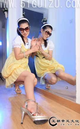 王朝贵足 No.040 宣萱黄色可爱连身短裙裸足时尚系列