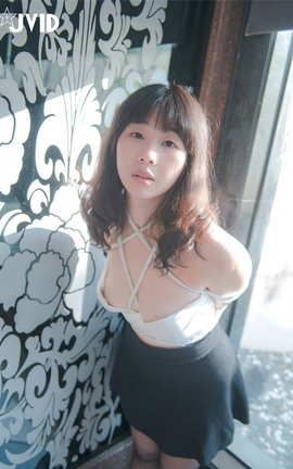 JVID - 公车站巧遇公司前台_丽丝库