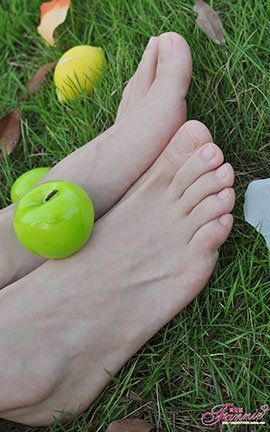 芬妮玉足Fannie No.011