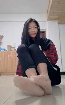 蕾蕾短丝套图-洪婷婷_丽丝库