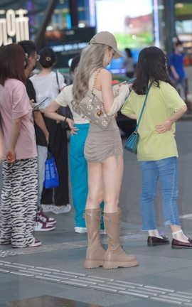 精选街拍作品 NO.1586 长靴小姐姐_丽丝库