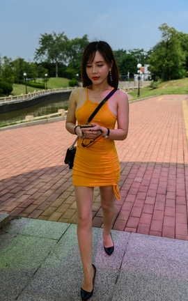 精选街拍作品 NO.0971 御风街拍作品 艾小青橙色吊带肉丝游珠江绿道遭遇搭讪 part3_丽丝库