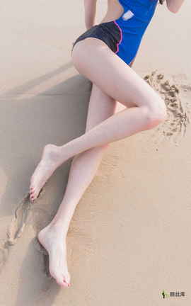 Cosplay少女三角泳装 户外_丽丝库