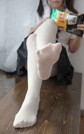 森罗财团 极品萝莉丝袜白丝写真 BETA-028