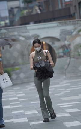 精选街拍作品 NO.1504 紧身裤小姐姐_丽丝库