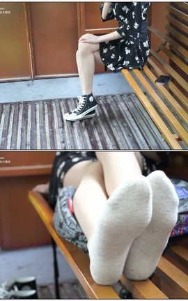 袜啵啵BoBoSocks NO.013 小甜豆-匡威帆布鞋浅灰色短棉袜肉丝[1920X1080][]_丽丝库