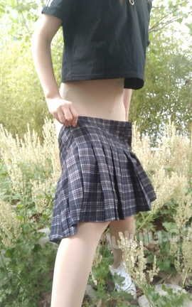 夏晶晶-格子裙野外露出_丽丝库