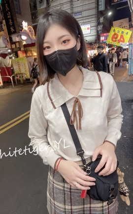 小浪女 白虎 YL 闹市人前露出 part2_丽丝库
