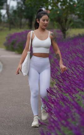 精选街拍作品 NO.0383 EVA街拍作品 白色紧身瑜伽裤 part3_丽丝库