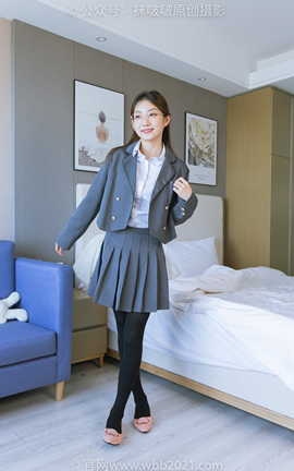 袜啵啵BoBoSocks NO.315 小沫-平底鞋、厚黑丝、模特穿鞋及丝袜踩玩偶小熊剧情_丽丝库