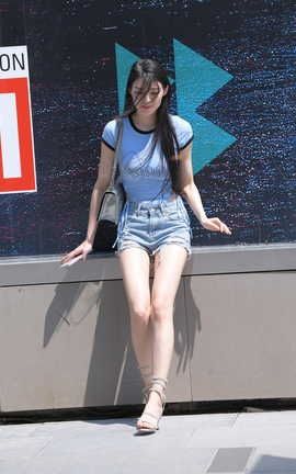 精选街拍作品 NO.1363 一只麋鹿摄影作品 蓝色牛仔热裤美女 part2_丽丝库