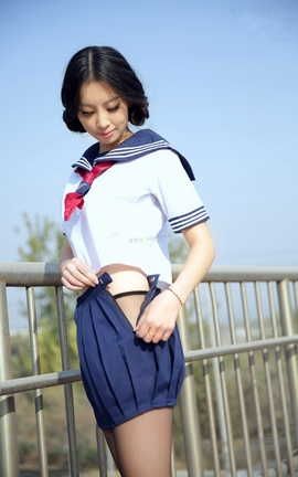 爱露出全站付费资源-转载区  过街天桥上的大学生_丽丝库