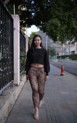 精选街拍作品 NO.0200 豹纹紧身裤 part1_丽丝库