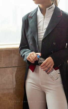 见新摄影 NO.021 巅峰 英姿飒爽 帅气少女风 ｜ 又酷又美的骑_丽丝库