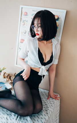 韩国写真杂志-LOOZY Officegirls Vacation Vol 1 Son Ye Eun_丽丝库