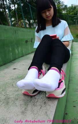 站前女神 恋足美腿棉袜女神级摄影套图 045