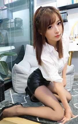 小女巫露娜-黑丝OL_丽丝库