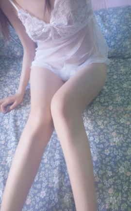 日奈森果w-蕾丝睡衣