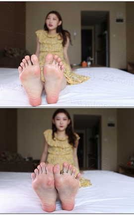 脚模摄影-碎花裙女孩换制服后TK[0X0][0]_丽丝库