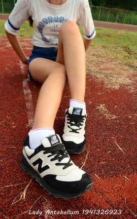 站前女神 恋足美腿棉袜女神级摄影套图 035