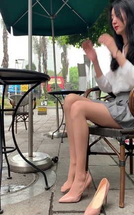 萌甜物语 XM154《百褶裙下的美-腿腿》[1080X1920][2分5秒]_丽丝库