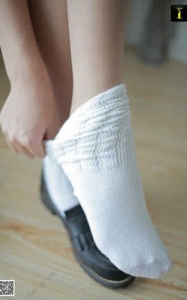 异思趣向IESS 丝享家  2019.08.21  No.555 小衫《小衫初尝JK棉袜》_丽丝库