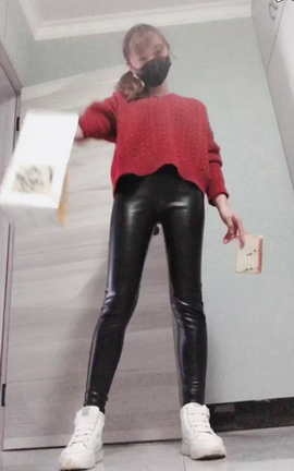 套路直播-兰儿小主-给M送面包[720X1280 1分秒]_丽丝库