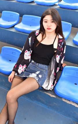 大生模拍 VOL.248 操场牛仔裙黑丝_丽丝库