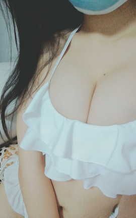 安久奈白-网格袜&学生裙白色_丽丝库