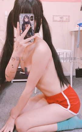 千叶双子(千叶星儿)-红色运动短裤短袜_丽丝库