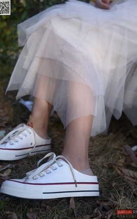 只糖棉袜 VOL.150 陈韵 不为往事扰，余生只愿笑_丽丝库