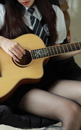 异思趣向IESS  2023.07.09 丝享家 1475 美子《弹弹吉他》_丽丝库