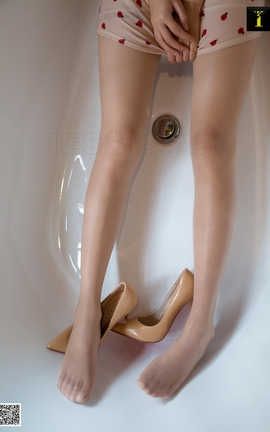 异思趣向IESS 丝享家  2019.08.29  No.561 婉萍《婉萍与小黄鸭》_丽丝库