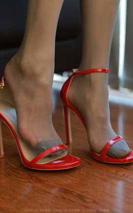 异思趣向IESS  2022.10.11 丝享家 1234 小六《灰丝包臀裙》_丽丝库