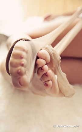 Feetweek 国外黑丝美足2010刊 1104