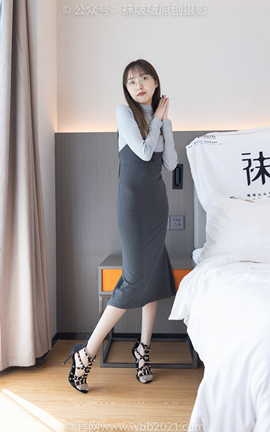 袜啵啵BoBoSocks NO.309 稚予-两双高跟鞋、灰丝、白丝、裸足、踩奶油蛋糕剧情_丽丝库