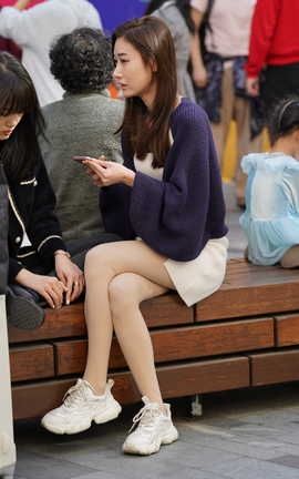 精选街拍作品 NO.1034 影行者街拍作品 运动鞋肉丝有点厚_丽丝库