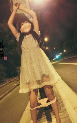 福利在线大图 武藤幽兰-压马路