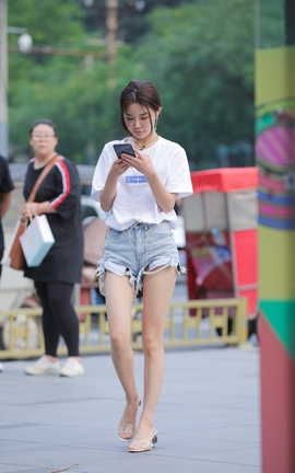 精选街拍作品 NO.1001 摄神街拍作品 这热裤看得我热血沸腾_丽丝库