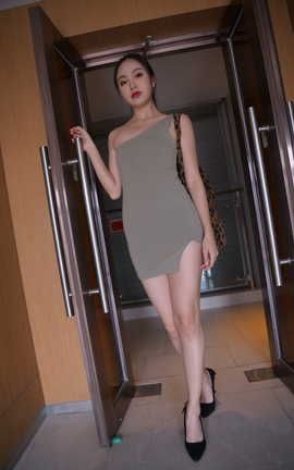 精选街拍作品 NO.0429 魂魂街拍作品 灰色包臀短裙美腿美女 part1_丽丝库