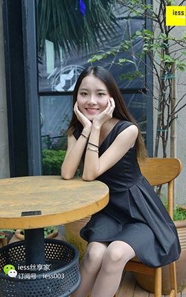 异思趣向IESS美足写真 丝享家033 婉萍 《咬一口水晶玉足》