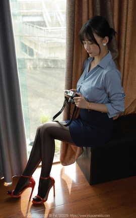 异思趣向IESS 2024.08.21 丝享家1825：秋秋《美女记者》_丽丝库