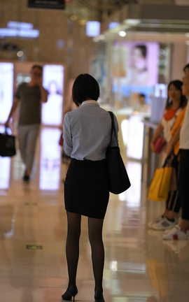 精选街拍作品 NO.1395 逛商场的黑丝_丽丝库