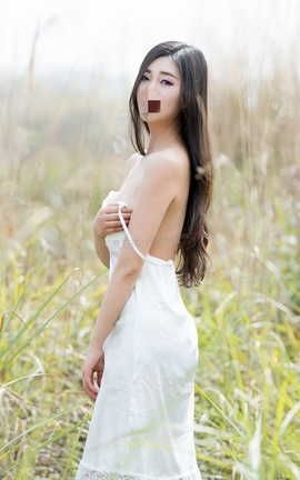 爱露出全站付费资源-丝袜美女  粉嫩萝莉的白丝诱惑_丽丝库